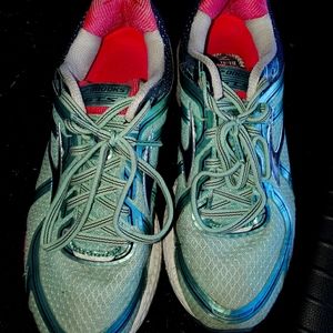 Brooks shoes
